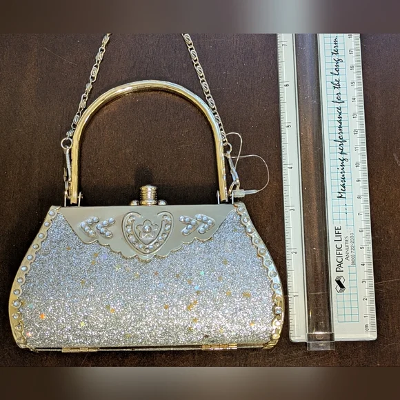 Stunning Silver / Gold Evening Clutch. NWOT - Picture 7 of 12